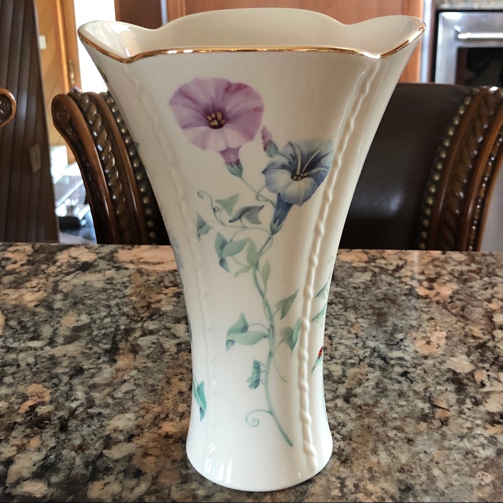 Lenox 8 1/2” Flared Vase “Morningside Cottage” Collection
